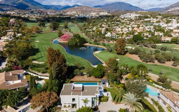 Right Casa Estate Agents Are Selling Marbella - Fantastic Contemporary Large Villa on Front-line Golf.