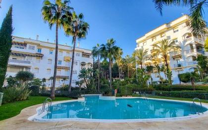 Right Casa Estate Agents Are Selling Duplex Penthouse on the Golden Mile of Marbella.