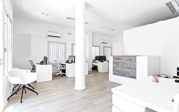 Right Casa Estate Agents Are Selling Spacious Office In High Street Location In Alhaurin De La Torre