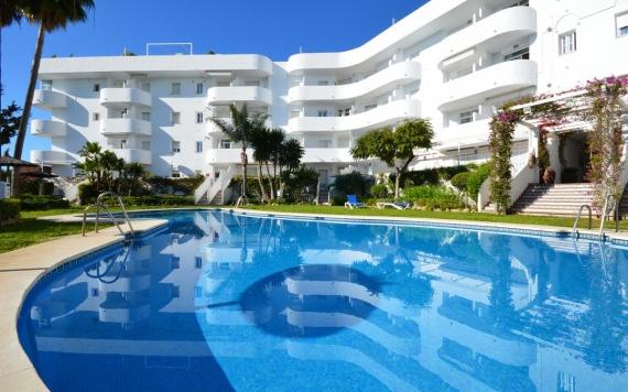 Right Casa Estate Agents Are Selling Fantastic three-bedroom, ground floor apartment in Marbella Real.