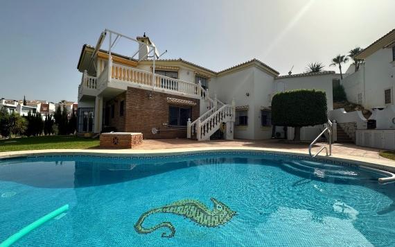 Right Casa Estate Agents Are Selling 870240 - Villa independiente en venta en La Cala de Mijas, Mijas, Málaga, España