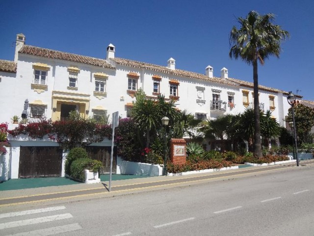 682202 - Townhouse For rent in Marbellita, Marbella, Málaga, Spain