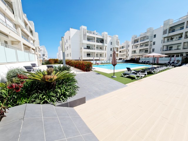 828945 - Penthouse For sale in San Pedro Playa, Marbella, Málaga, Spain
