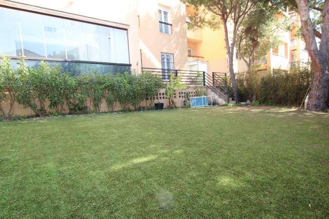 827978 - Garden Apartment For sale in Elviria, Marbella, Málaga, Spain