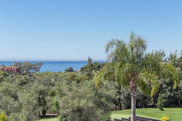 Frontline Golf Villa for sale Marbella (7)