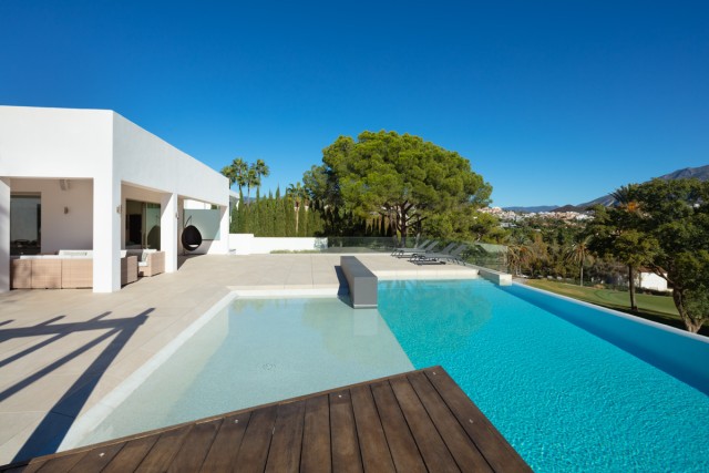 824059 - Villa For sale in Nueva Andalucía, Marbella, Málaga, Spain