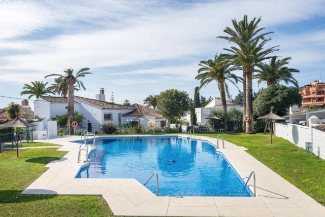 828452 - Duplex townhouse For sale in Estepona, Málaga, Spain