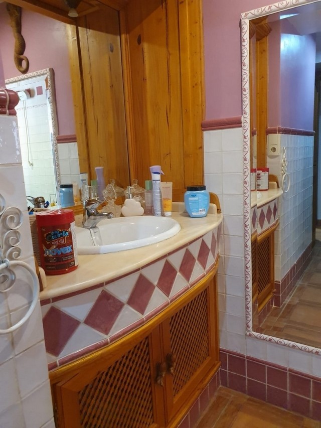 bathroom (1)