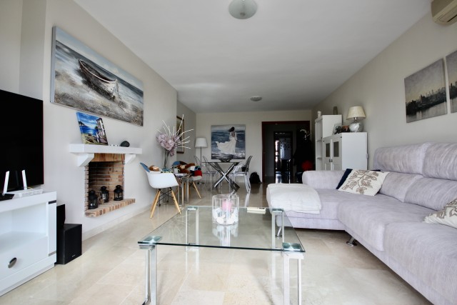 824777 - Apartment For sale in New Golden Mile, Estepona, Málaga, Spain