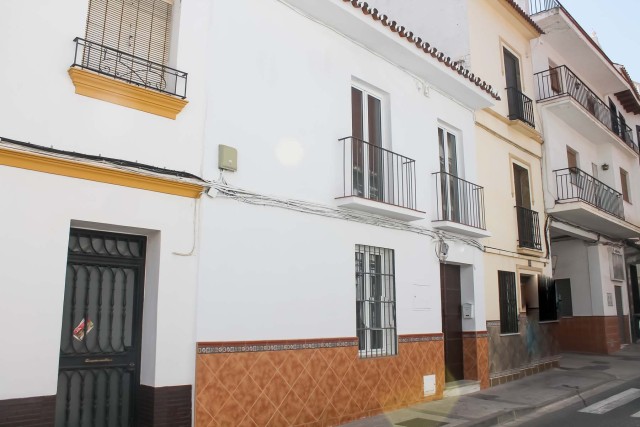 ¡Casa Renovada de 3 dormitorios en venta en Alhaurín El Grande!