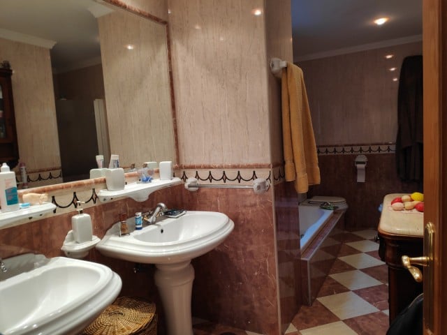 main bathroon