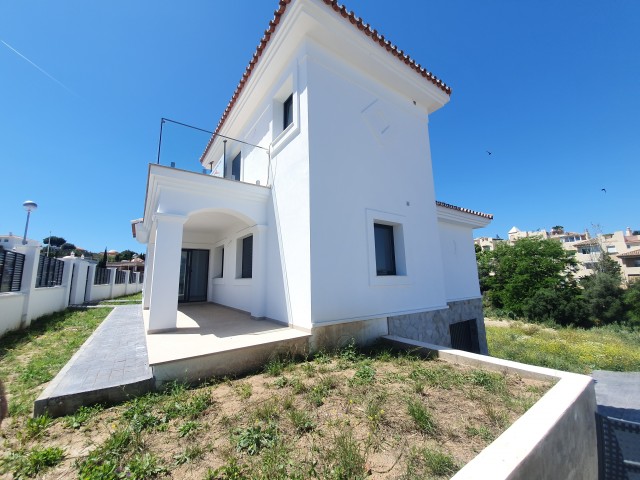 829302 - Detached Villa For sale in Cerros del Águila, Mijas, Málaga, Spain